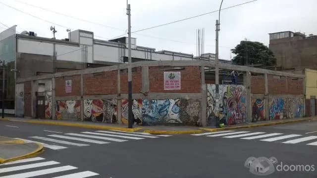 VENDO LOCAL COMERCIAL 600M2 30X20 UBICADISIMO — foto 1