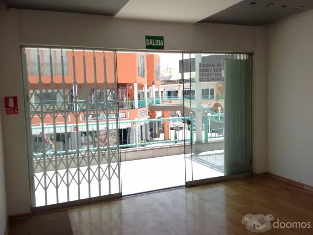 VENTA DE PROMOCIÓN LOCAL COMERCIAL EN C.C LA ROTONDA I, LA MOLINA — foto 6
