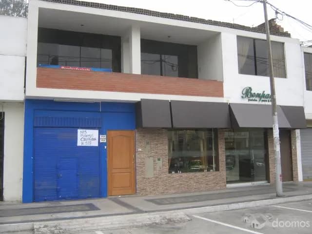 AMPLIO LOCAL COMERCIAL EN LA MOLINA — foto 1