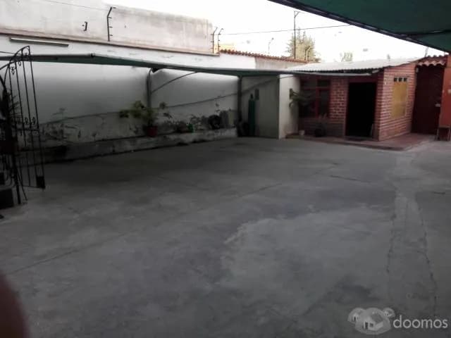 Vendo amplia casa ubicada a dos cuadras del parque Selva Alegre — foto 9