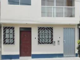 DOY EN ANTICRESIS PRIMER PISO DEPARTAMENTO PUERTA INDEPENDIENTE
