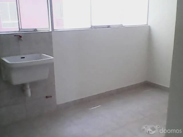 ALQUILER DE DEPARTAMENTO EN EXCLUSIVA ZONA URB EL GOLF — foto 2
