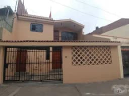 Se vende acogedora casa de 3 pisos en Pueblo Libre