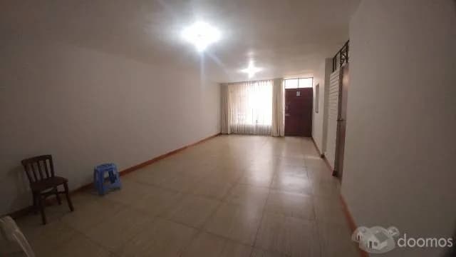Se vende acogedora casa de 3 pisos en Pueblo Libre — foto 2
