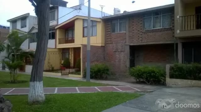 CASA COMO TERRENO DE 2 PISOS — foto 1