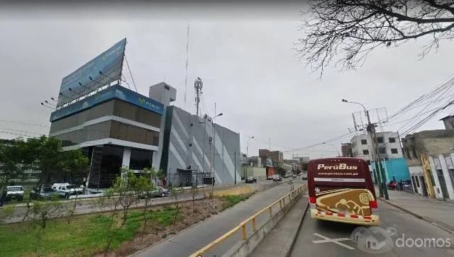 TERRENO ALTAMENTE COMERCIAL, IRREGULAR — foto 3