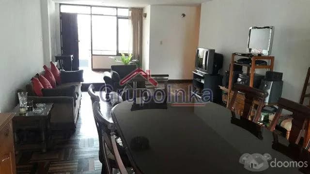 CASA MUY BIEN UBICADA CON MUY BUENA ILUMINACIÓN — foto 2