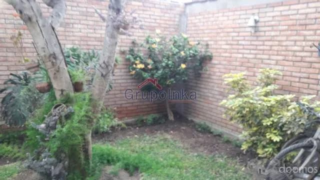 CASA MUY BIEN UBICADA CON MUY BUENA ILUMINACIÓN — foto 12