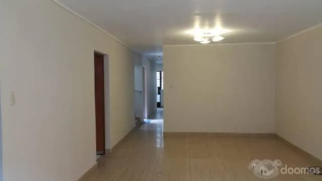 LINDA CASA REMODELADA EN URB. LOS LAURELES — foto 2