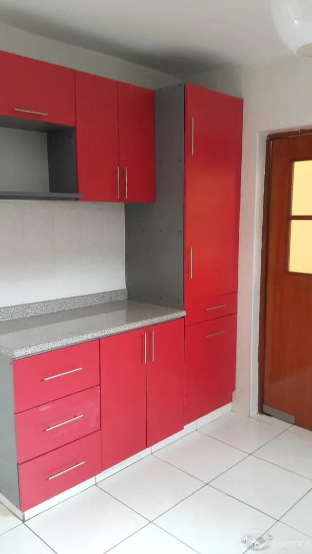 LINDA CASA REMODELADA EN URB. LOS LAURELES — foto 6