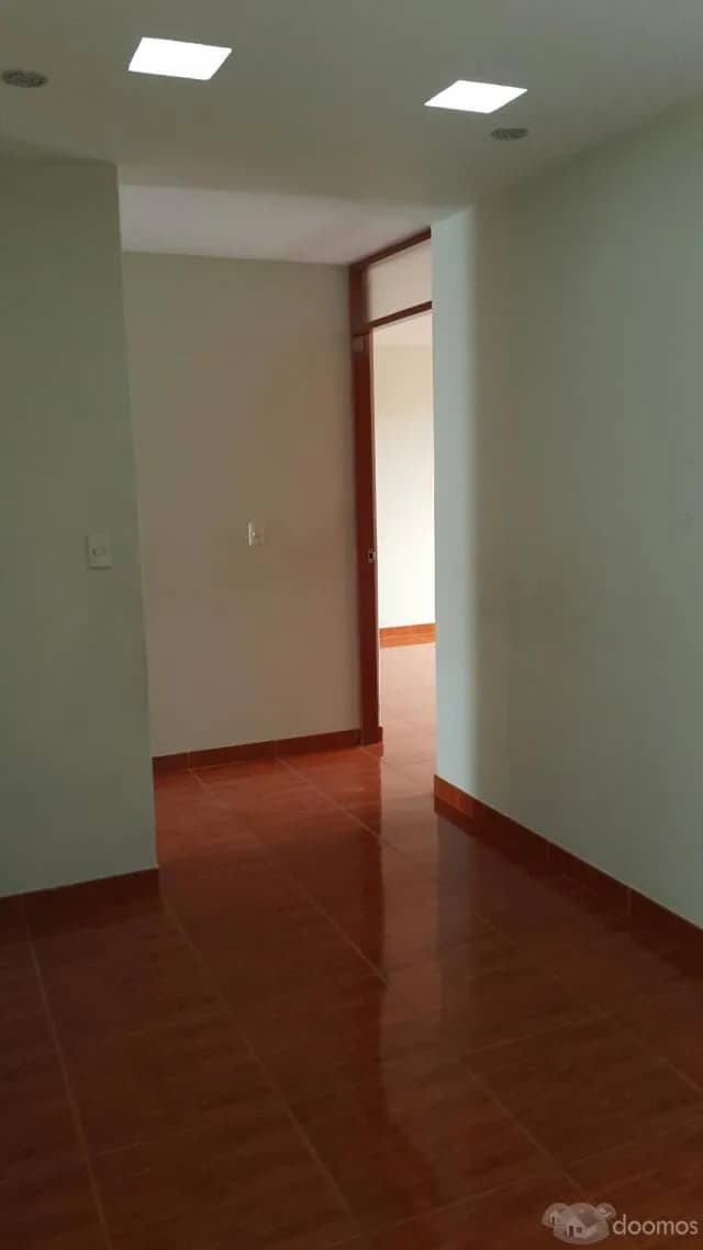 LINDA CASA REMODELADA EN URB. LOS LAURELES — foto 8