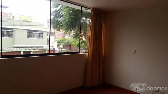 LINDA CASA REMODELADA EN URB. LOS LAURELES — foto 9
