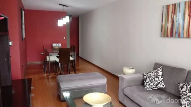 Alquilo amplio departamento amoblado con terraza y cochera Miraflores. — foto 1