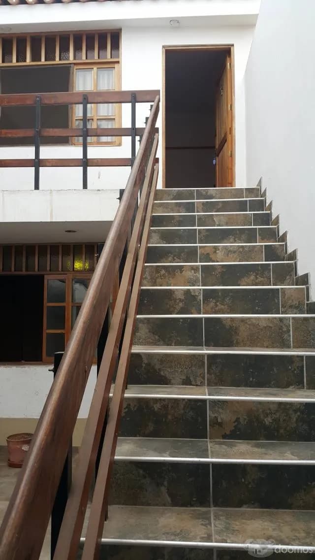 CASA DE 3 PISOS EN URB LOS CEDROS DE VILLA — foto 8