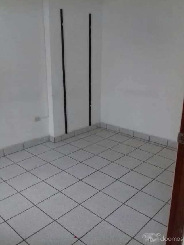 LINDA CASA DE 3 PISOS CERCA A PARQUE EN CEDROS DE VILLA — foto 11