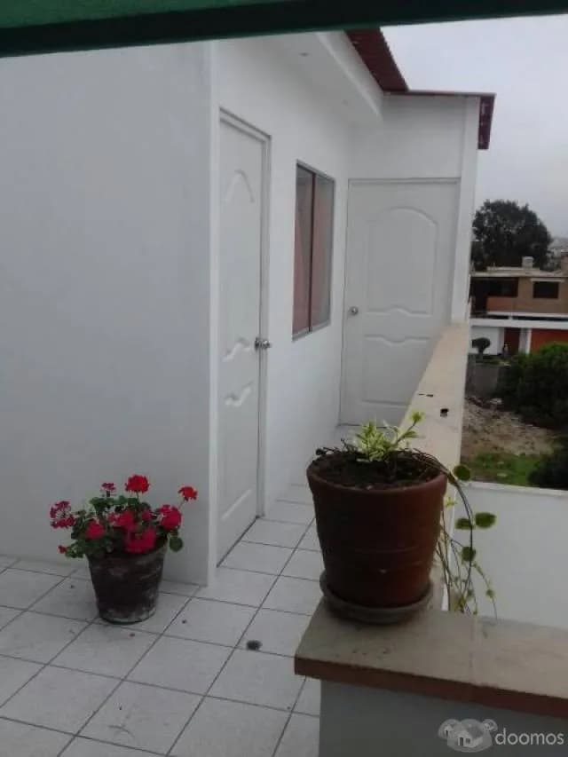 LINDA CASA DE 3 PISOS CERCA A PARQUE EN CEDROS DE VILLA — foto 12