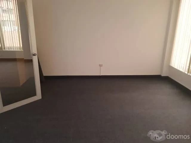ALQUILER DE OFICINA COMERCIAL EN CENTRO FINANCIERO DE SAN ISIDRO — foto 3