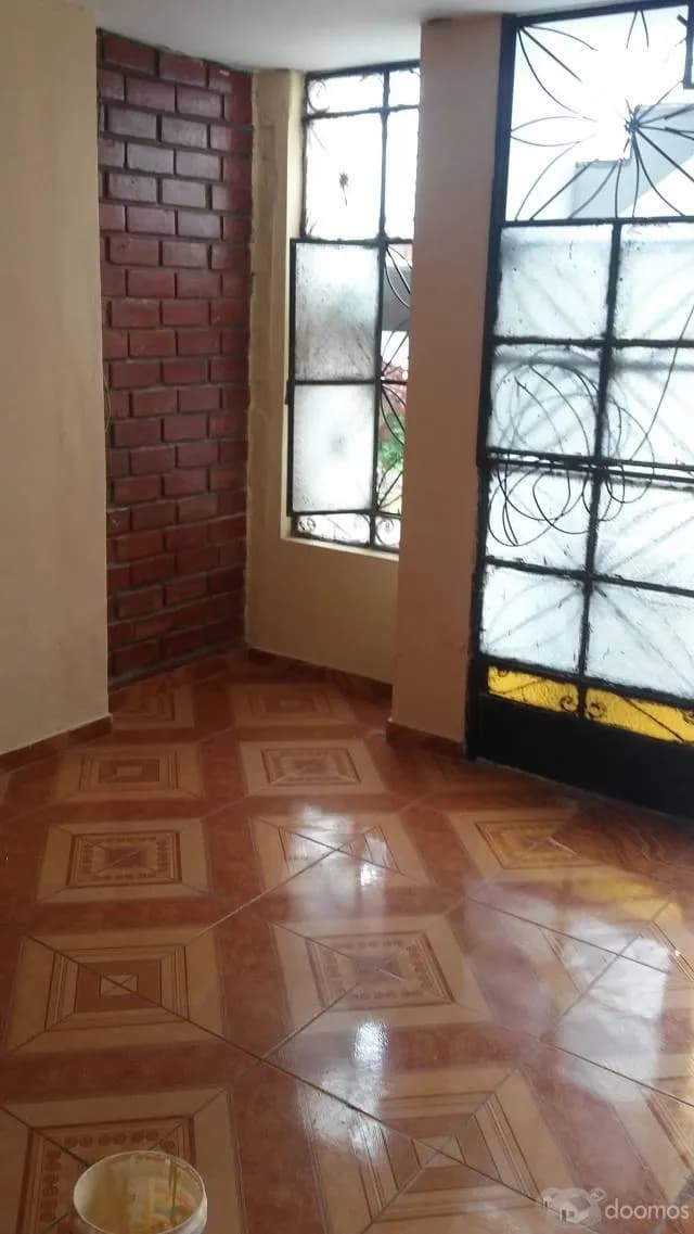 Remato  Local Comercial - Av. Universitaria San Miguel — foto 4