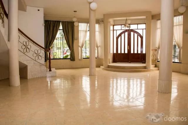 CASA CON COMERCIO EN ZONA RESIDENCIAL DE LOS OLIVOS — foto 2