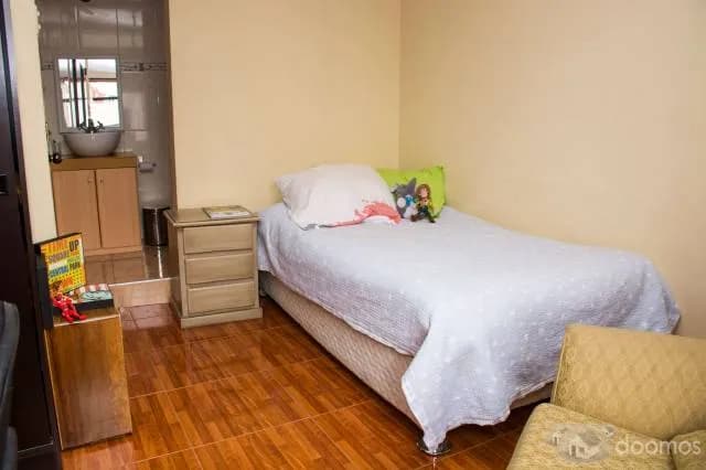 CASA CON COMERCIO EN ZONA RESIDENCIAL DE LOS OLIVOS — foto 5