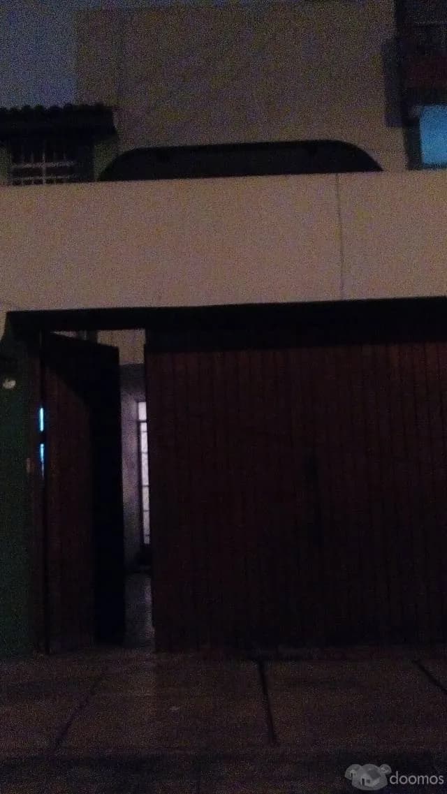 VENDO CASA DE 3 PISOS — foto 1