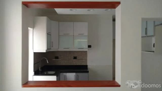 VENTA DE HERMOSA CASA DE ESTRENO EN MIRAFLORES — foto 3