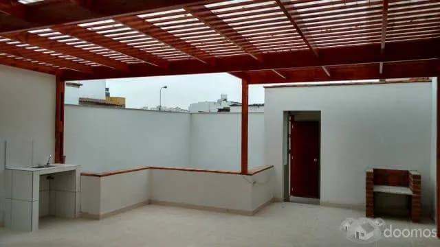 VENTA DE HERMOSA CASA DE ESTRENO EN MIRAFLORES — foto 7