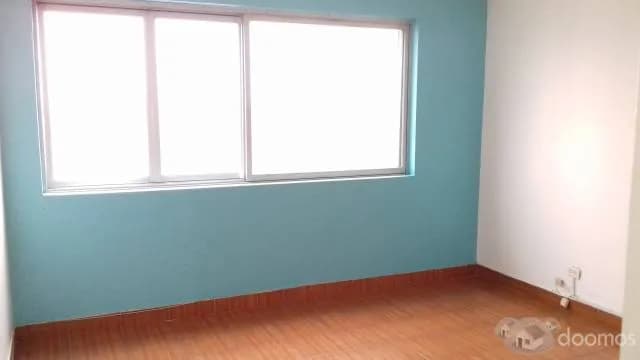 AMPLIA E ILUMINADA OFICINA EN ZONA CENTRICA DE MIRAFLORES — foto 1