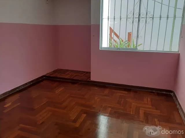 SE ALQUILA CASA CENTRICA — foto 6