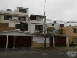 CASA 3 PISOS-frente a parque-CEDROS de VILLA, Chorrillos