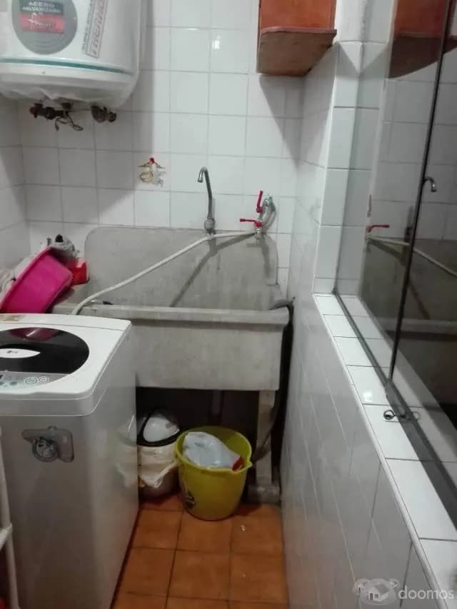 VENDO AMPLIO DEPARTAMENTO CON COCHERA — foto 3
