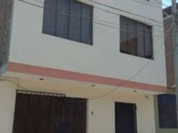 VENDO LINDA CASA DE 3 PISOS EN SECTOR 2 DE BAYOVAR
