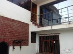 SE VENDE HERMOSA CASA DE 2 PISOS
