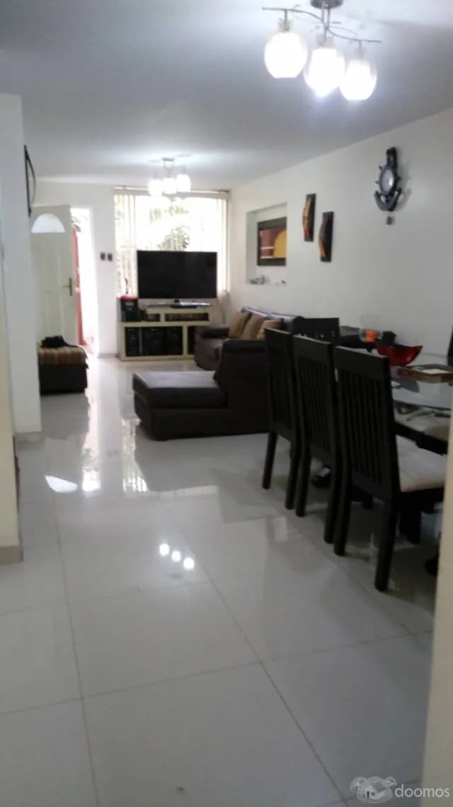 LINDA CASA DE 3 PISOS CON TERRAZA EN SAN ANTONIO DE CARAPONGO — foto 3
