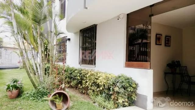 VENDO EXCELENTE DEPARTAMENTO EN MIRAFLORES CERCA AL MALECON — foto 1