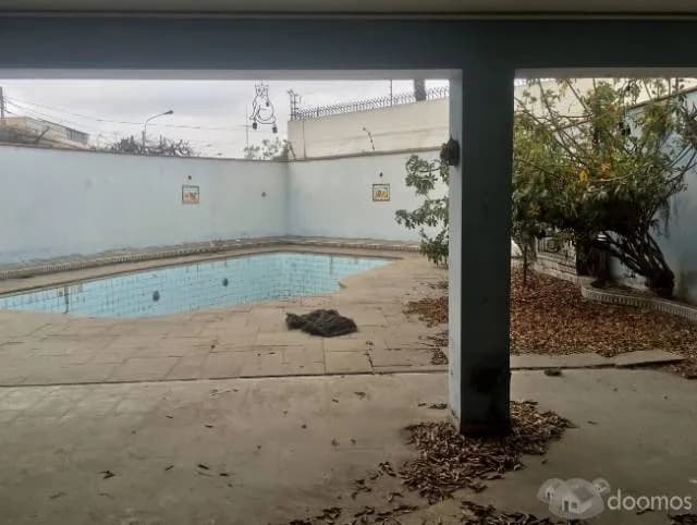 SAN ISIDRO CASA A.T.735M2 VENDO COMO TERRENO CERCA AV.PABLO CARRAQUERI — foto 1