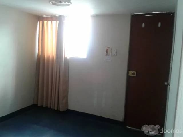SE ALQUILA HABITACION PARA DAMA CON BAÑO PROPIO — foto 1