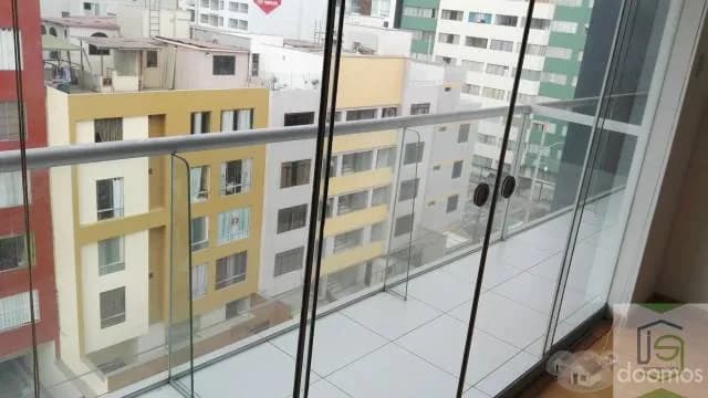 Amplio y hermoso departamento con excelente ubicación — foto 3
