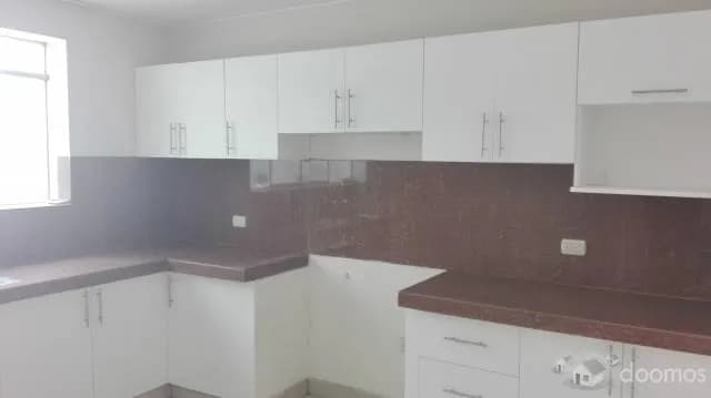 SE ALQUILA AMPLIO DEPARTAMENTO ZONA EXCLUSIVA — foto 1
