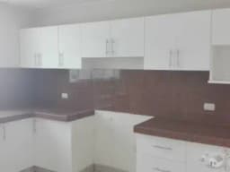 SE ALQUILA AMPLIO DEPARTAMENTO ZONA EXCLUSIVA