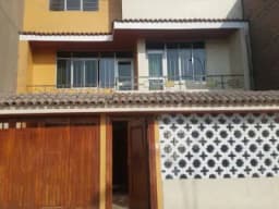 COMAS VENDO CASA DE 3 NIVELES CON AIRES VISTA A LA CALLE 160M2  $285 MIL DOLARES