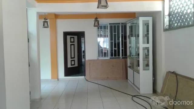 VENDO CASA EN TALARA BAJA EN AVENIDA H — foto 2