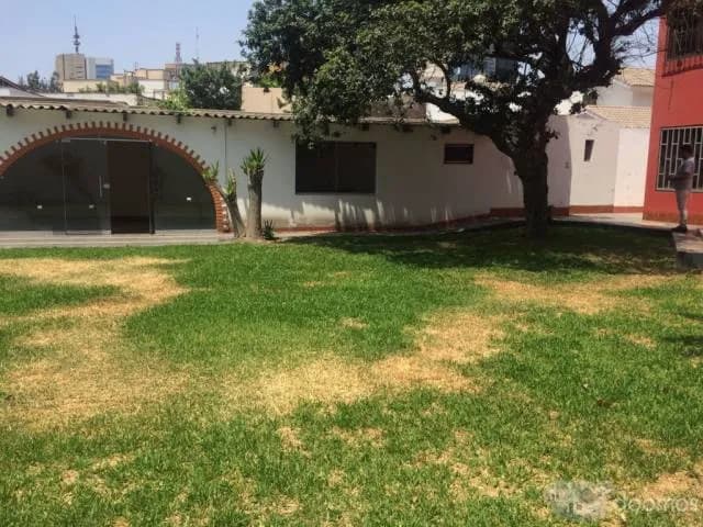 Alquiler casa en San Isidro de 800m2 a 3500 Dólares — foto 4
