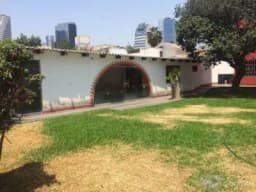 Alquiler casa en San Isidro de 800m2 3500 Dólares para vivienda, oficina, nido, casa de reposo, etc.