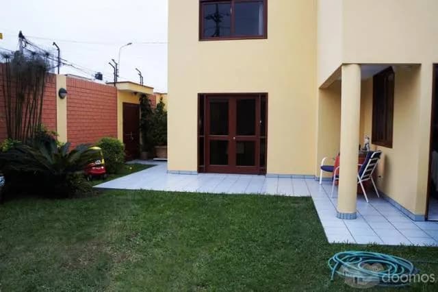 Venta Casa en esquina 260 m2 - Av. Ballestas Chorrillos — foto 1