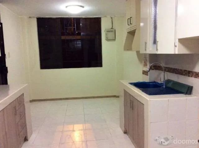 ALQUILO CASA DE TRES PISOS PARA OFICINAS O CONSULTORIOS — foto 3