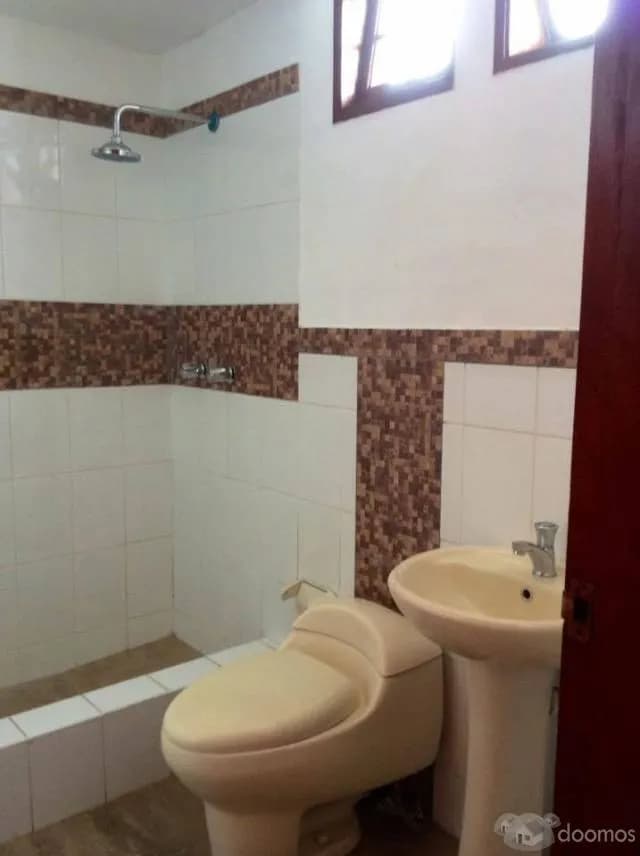 ALQUILO CASA DE TRES PISOS PARA OFICINAS O CONSULTORIOS — foto 5
