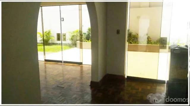 Alquilo casa con patio y jardin la molina — foto 2