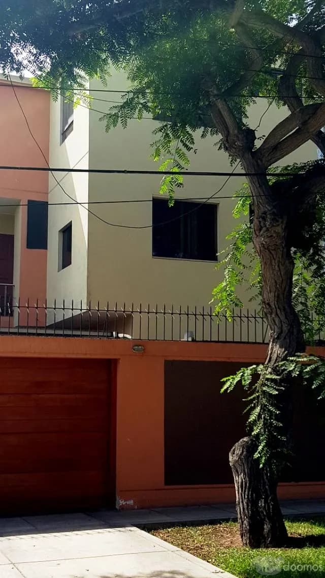 SAN ISIDRO ZONA TRANQUILA CASA DE 3 PISOS — foto 2