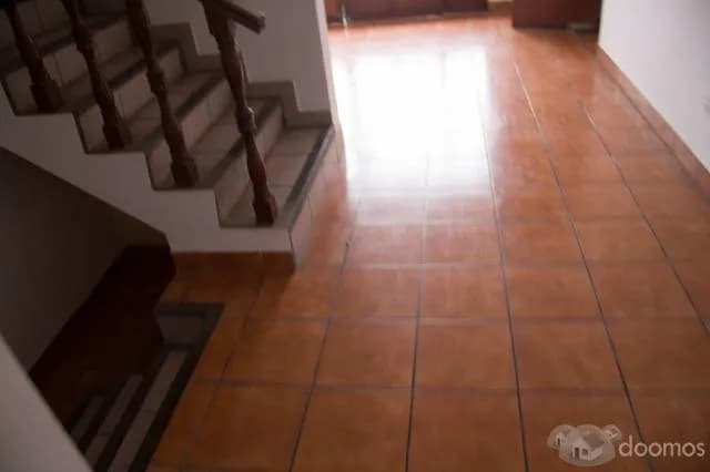 Casa De 2 Pisos En Condominio Privado Con Piscina — foto 3